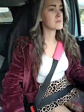 Lilmissvyx online show from November 3, 3:37 pm