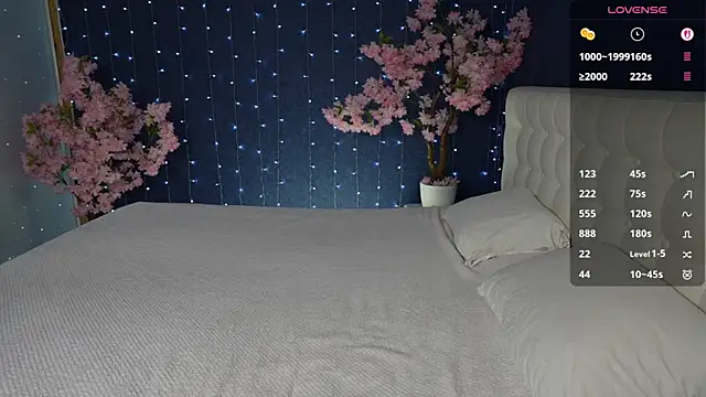 -Mirror-Girl- online show from February 24, 6:25 am