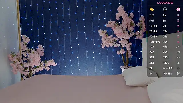 -Mirror-Girl- online show from December 4, 6:34 am