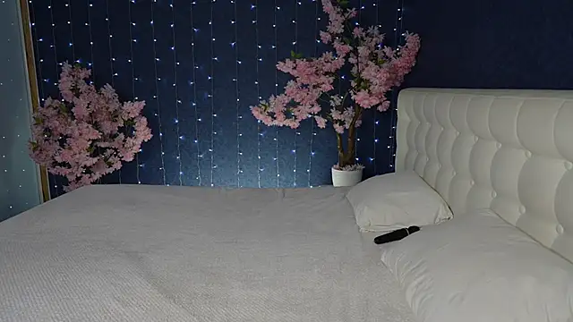 -Mirror-Girl- online show from March 10, 5:33 am