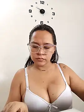 Snapshot of Cristel_Shop chatting on February 13, 6:59 pm Cristel Shop online show from February 13, 6:59 pm