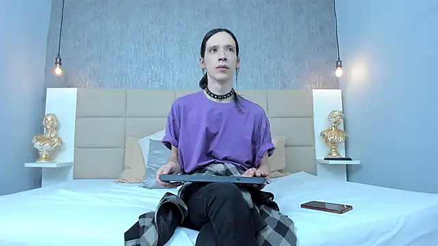 Hecatee 77 online show from March 5, 7:43 pm