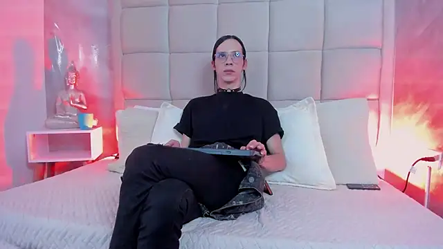 Hecatee 77 online show from November 13, 7:51 pm