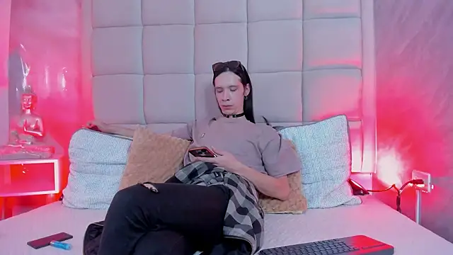 Hecatee 77 online show from November 19, 7:58 pm