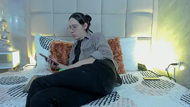 Snapshot of Hecatee_77 chatting on February 7, 7:55 pm Hecatee 77 online show from February 7, 7:55 pm