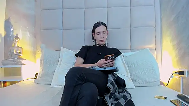 Hecatee 77 online show from October 22, 7:35 pm