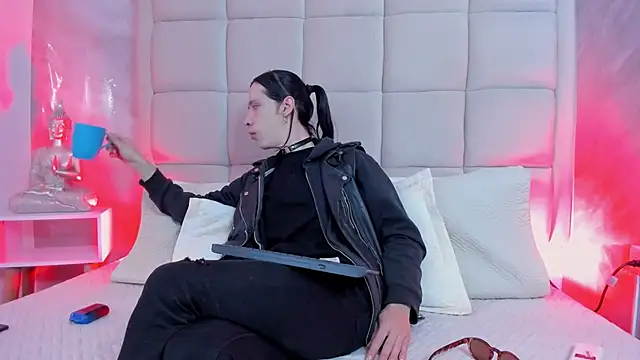 Hecatee 77 online show from November 15, 7:51 pm