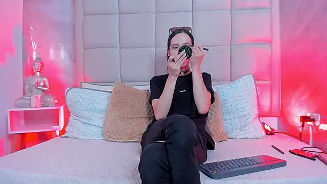 Hecatee 77 online show from November 26, 8:09 pm