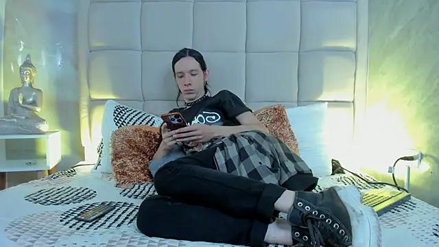 Snapshot of Hecatee_77 chatting on February 9, 8:07 pm Hecatee 77 online show from February 9, 8:07 pm