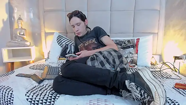 Snapshot of Hecatee_77 chatting on December 18, 6:45 pm Hecatee 77 online show from December 18, 6:45 pm