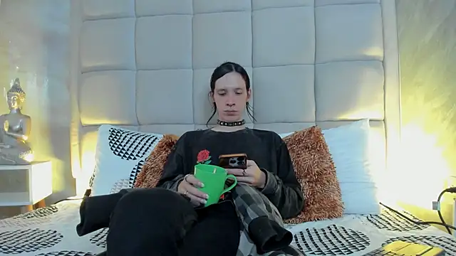 Snapshot of Hecatee_77 chatting on February 10, 7:57 pm Hecatee 77 online show from February 10, 7:57 pm