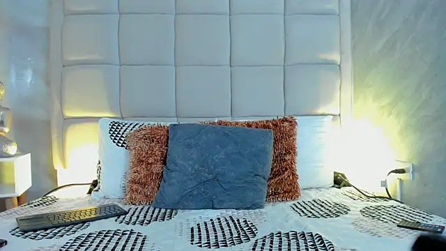 Snapshot of Hecatee_77 chatting on February 16, 7:45 pm Hecatee 77 online show from February 16, 7:45 pm