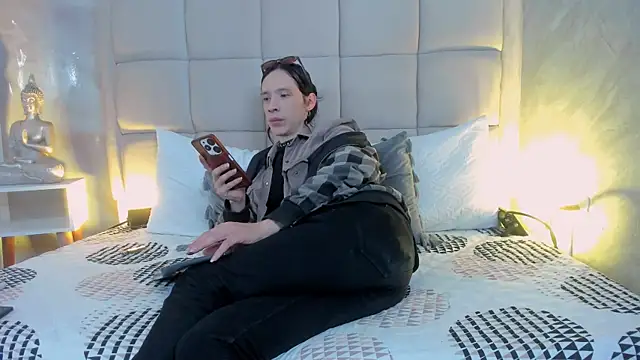 Snapshot of Hecatee_77 chatting on January 16, 7:51 pm Hecatee 77 online show from January 16, 7:51 pm