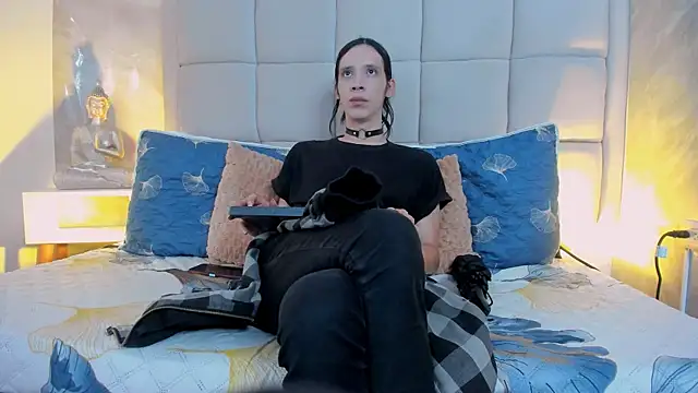 Hecatee 77 online show from October 6, 7:58 pm