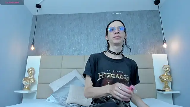 Hecatee 77 online show from March 23, 7:14 pm