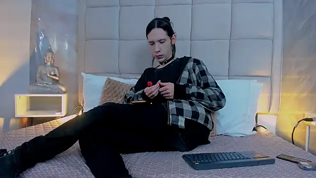 Hecatee 77 online show from October 1, 8:24 pm