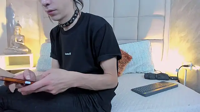 Snapshot of Hecatee_77 chatting on December 20, 6:22 pm Hecatee 77 online show from December 20, 6:22 pm