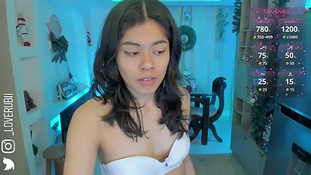 loverubii online show from November 15, 5:44 am