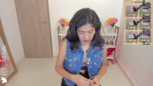 loverubii online show from May 5, 6:05 am