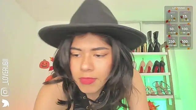 loverubii online show from November 2, 12:37 am