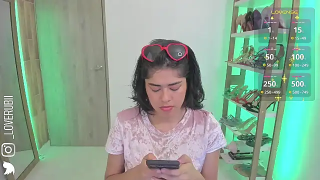 loverubii online show from January 31, 11:58 pm