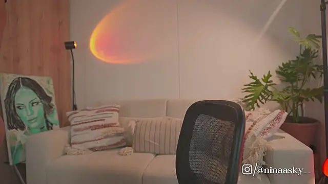 ninaa sky online show from May 31, 12:22 pm
