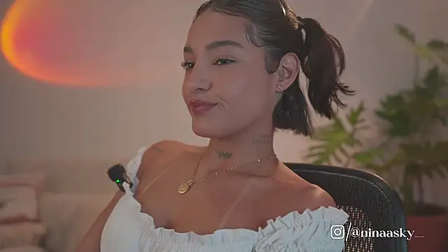 ninaa sky online show from May 29, 11:44 pm
