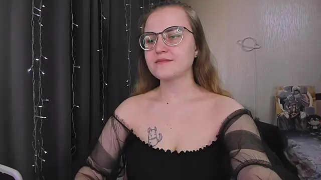 MissBrightShine online show from March 12, 11:03 am