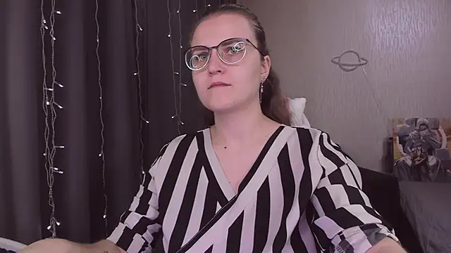 MissBrightShine online show from November 1, 9:58 am