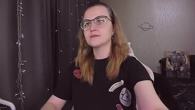 MissBrightShine online show from December 18, 11:25 am