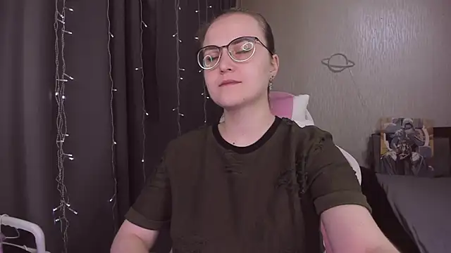 MissBrightShine online show from November 18, 10:40 am