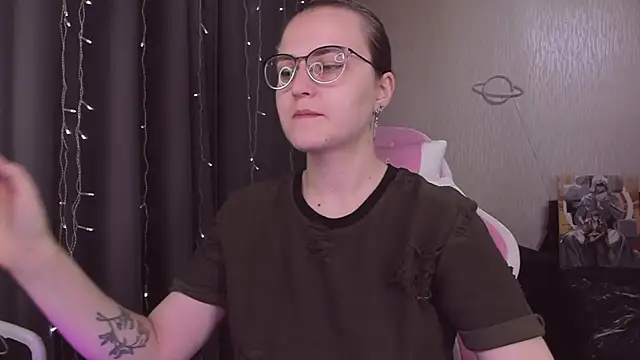 MissBrightShine online show from October 26, 9:31 am