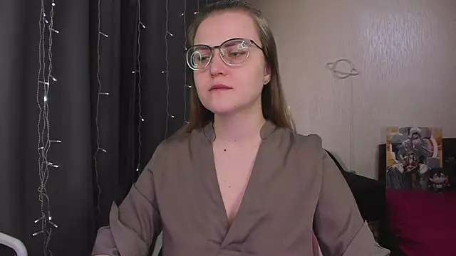 Snapshot of MissBrightShine chatting on February 12, 10:37 am MissBrightShine online show from February 12, 10:37 am