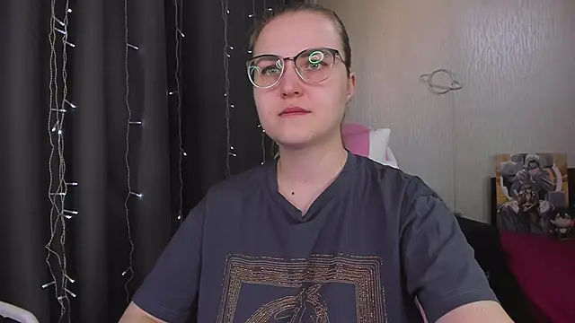 Snapshot of MissBrightShine chatting on February 23, 12:06 pm MissBrightShine online show from February 23, 12:06 pm