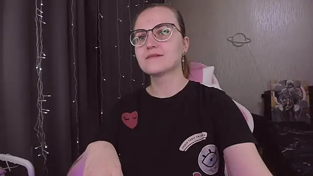 MissBrightShine online show from December 19, 11:23 am