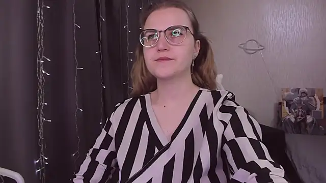 MissBrightShine online show from November 4, 10:41 am