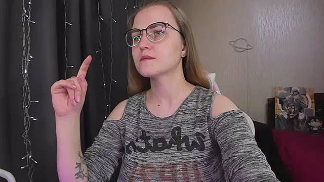 Snapshot of MissBrightShine chatting on February 11, 10:37 am MissBrightShine online show from February 11, 10:37 am