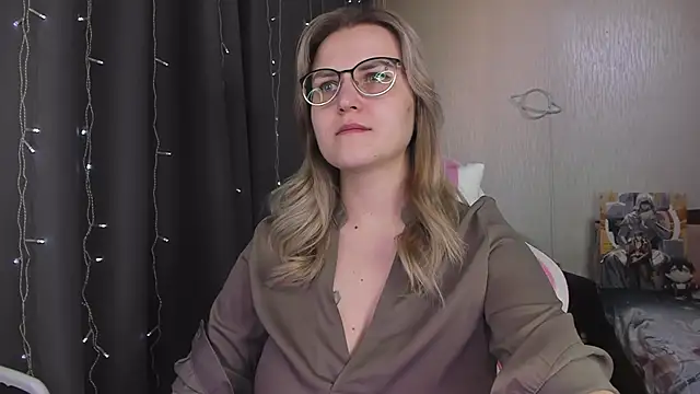 MissBrightShine online show from March 17, 12:19 pm