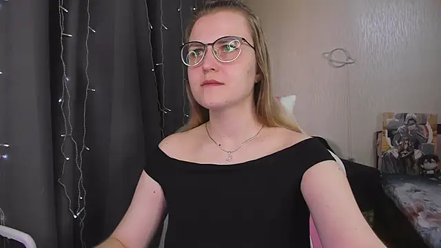 MissBrightShine online show from April 23, 12:29 pm