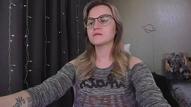 MissBrightShine online show from March 18, 2:41 pm