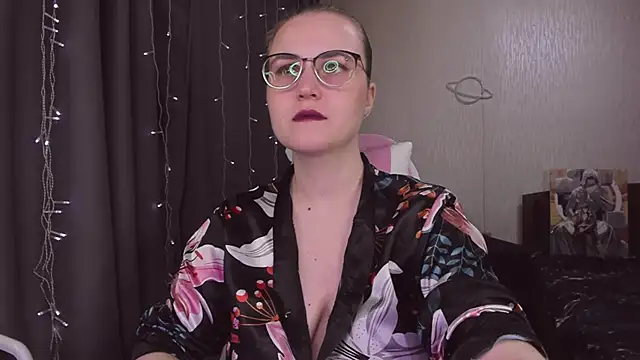 MissBrightShine online show from January 13, 10:30 am