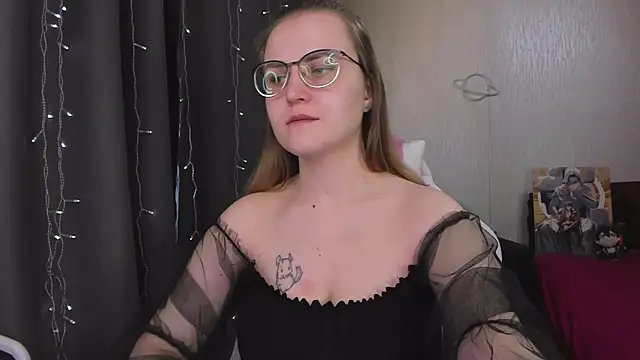 MissBrightShine online show from March 6, 11:27 am