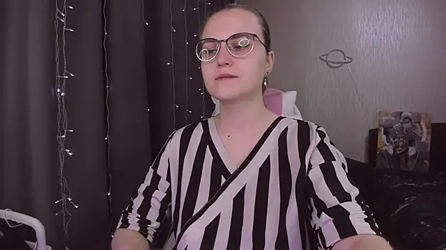 MissBrightShine online show from December 3, 11:31 am