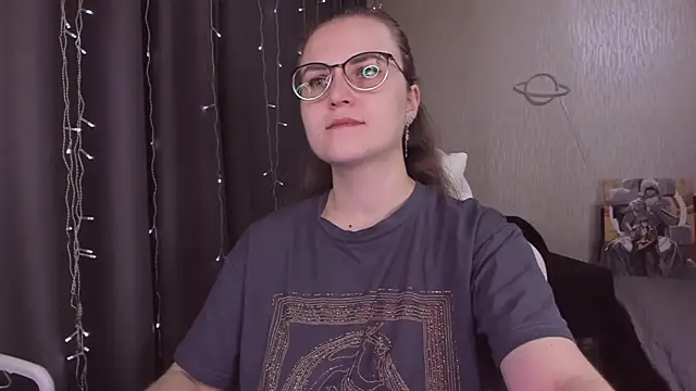 MissBrightShine online show from November 2, 5:45 am