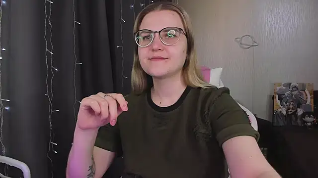 MissBrightShine online show from March 28, 10:49 am