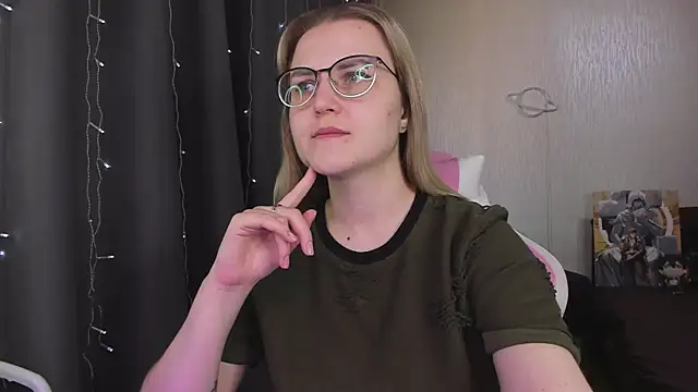 MissBrightShine online show from March 30, 10:39 am