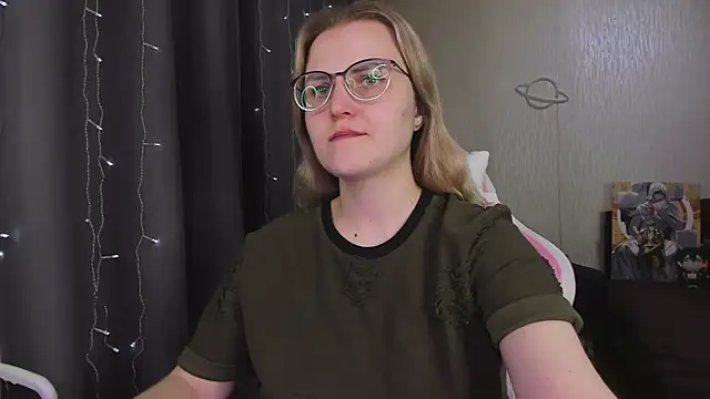 MissBrightShine online show from April 3, 2:34 pm