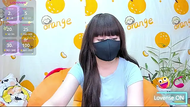 Snapshot of alonelove__ chatting on December 4, 2:32 am alonelove online show from December 4, 2:32 am