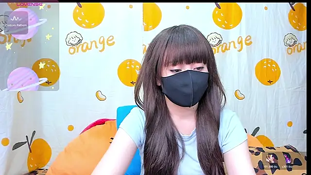 Snapshot of alonelove__ chatting on October 24, 2:32 am alonelove online show from October 24, 2:32 am