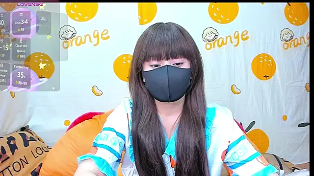 Snapshot of alonelove__ chatting on November 4, 2:26 am alonelove online show from November 4, 2:26 am